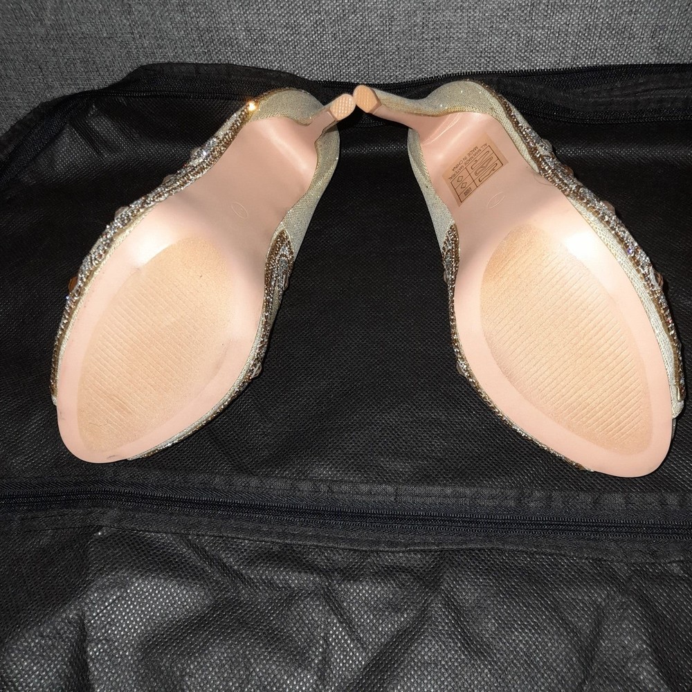 Mesh Gold Rhinestone Heels by Bella Maria Size 7, NWOB - Picture 5 of 6
